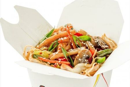 Креветка и кальмар с лапшой