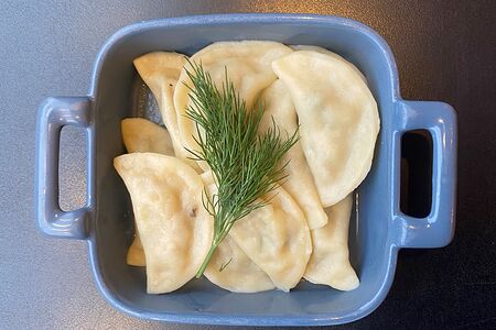 Вареники с картофелем и зеленью