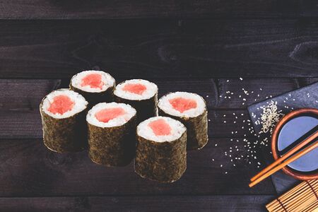 Маки с тунцом