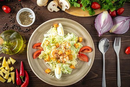 Салат Цезарь с креветкой