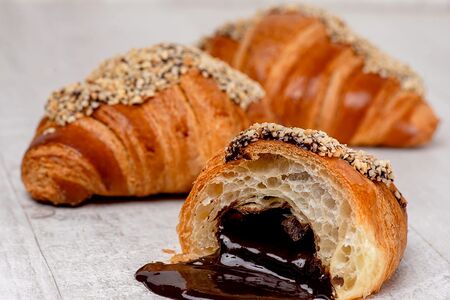 Круассан с шоколадом