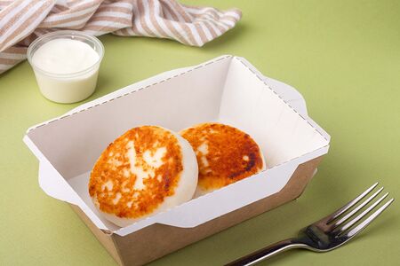 Сырники со сметаной