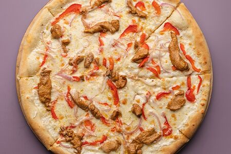 Курица, лук красный и перец болгарский