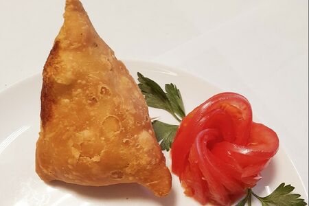 Самоса с соусом