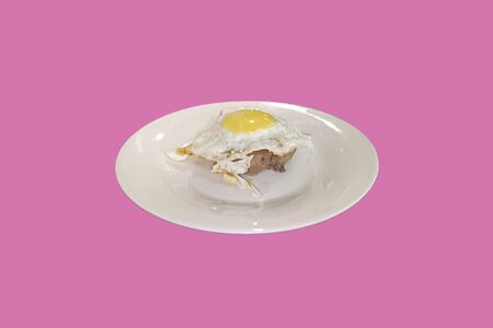 Биштекс с яйцом