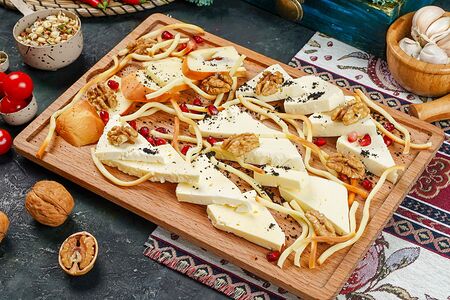 Ассорти кавказских сыров