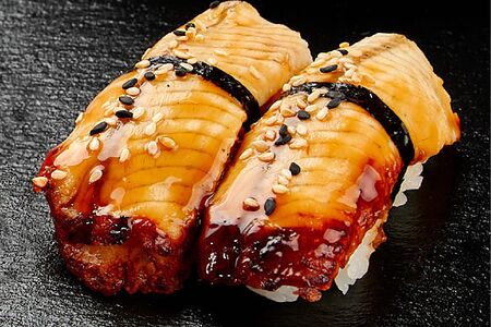 Суши с угрём