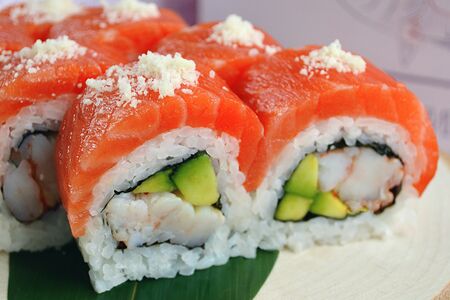 Филадельфия с креветками и сыром пармезан