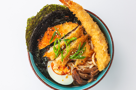 Суп Рамен с окунем и креветкой