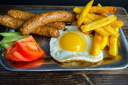 Доручак с кобасице