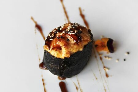 Запечённые спайси суши с креветкой