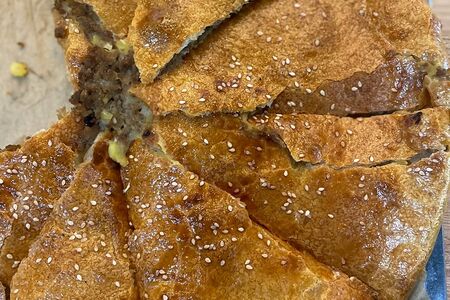 Пирог с мясом и картофельным пюре