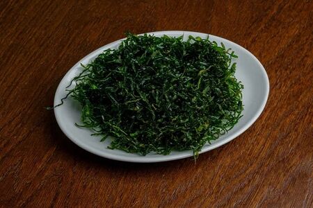 Хрустящий жареный шпинат