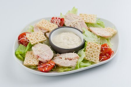 Салат Цезарь с цыпленком