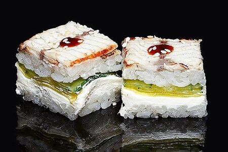 Оши с угрем и сливочным сыром