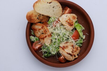 Салат Цезарь с креветками