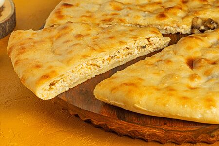 Пирог с курицей и сыром