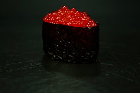 Гункан Икра