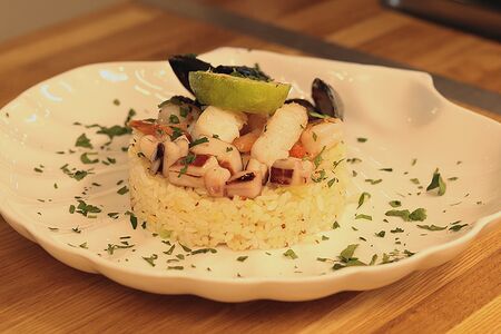 Рис по-тайски с морепродуктами