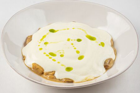 Белые грибы с муссом из Пармезана