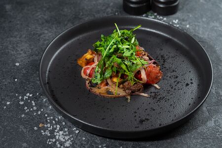 Салат с баклажанами и ростбифом