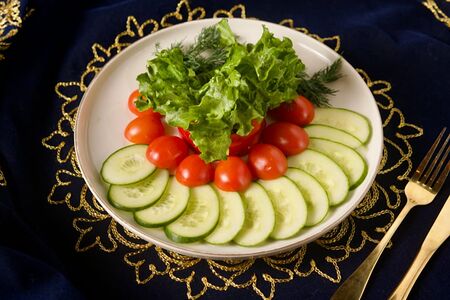 Ассорти из свежих овощей