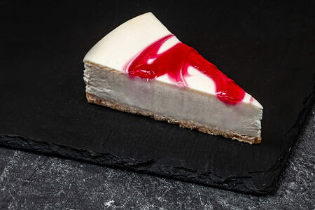 Чизкейк Нью-Йорк с клубникой