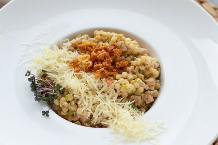 Паста птитим с индейкой и цукини