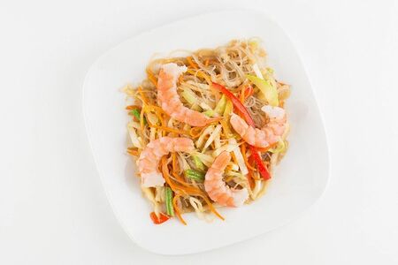 Лапша фунчоза с тигровыми креветками в устричном соусе