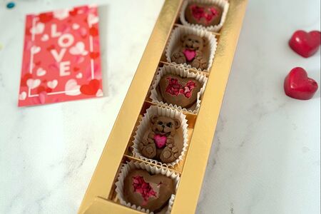 Конфеты ручной работы Люблю на 14 февраля