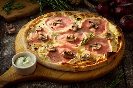 Пицца Ветчина с грибами