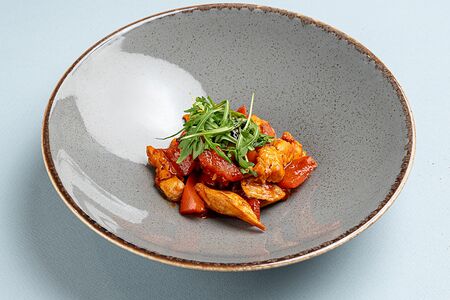 Острая курица в томатном соусе
