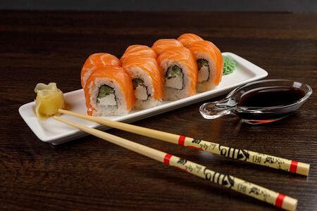 Ролл Филадельфия с огурцом