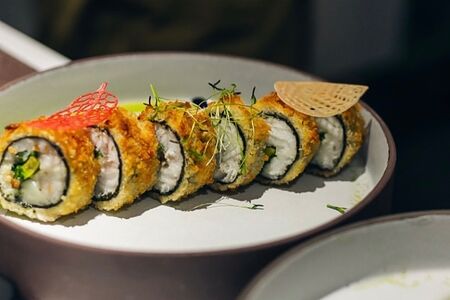 Судак со шпинатом и авокадо