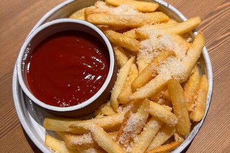 Картофель фри с пармезаном