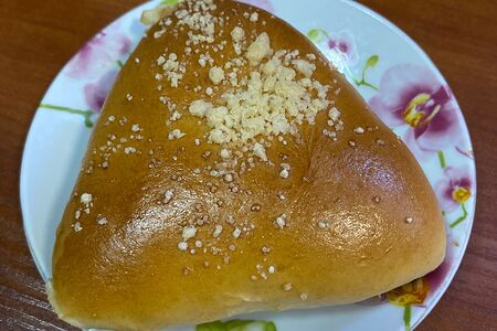 Пирожок с клубникой