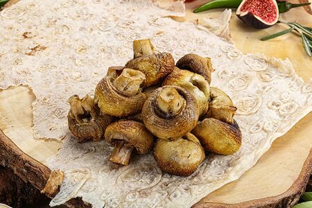 Шампиньоны на мангале