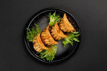 Гедза с цыпленком и шиитаки