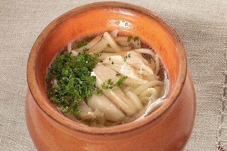 Куриный бульон с домашней лапшой