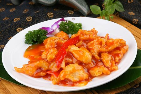 Курица с ананасом в кисло-сладком соусе