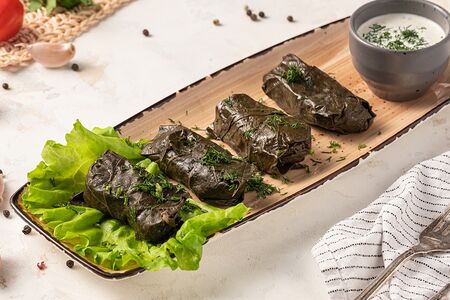 Долма в винoградных листьях