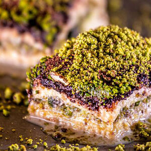 Холодная фисташковая баклава с какао