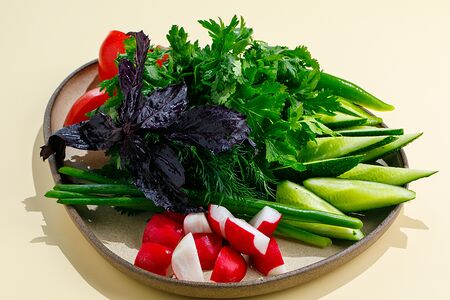 Сезонные овощи и зелень