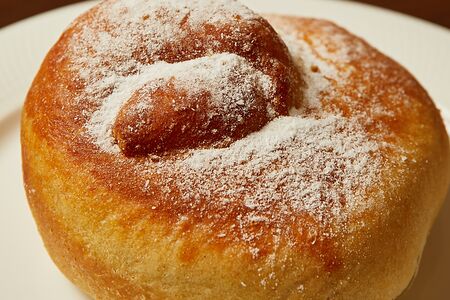 Плюшка с корицей