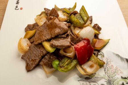 Говядина по-китайски в соевом соусе