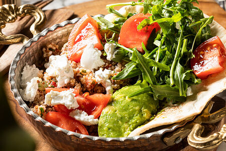 Домашняя пита с табуле из киноа