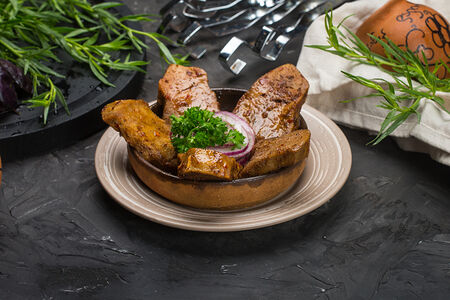 Эна Шемцвари