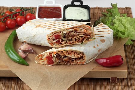 Шаурма Супергигант с курицей в обычном лаваше