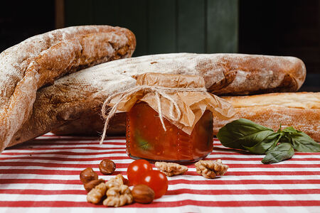 Соус томат-базилик