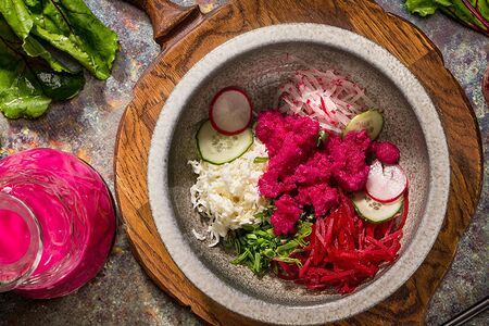 Свекольник с тертым корнем хрена и свёклы